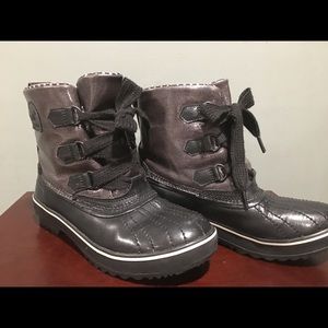 Sorel rain / snow boots - size 7